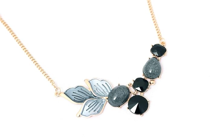 LEAF NECKLACE
