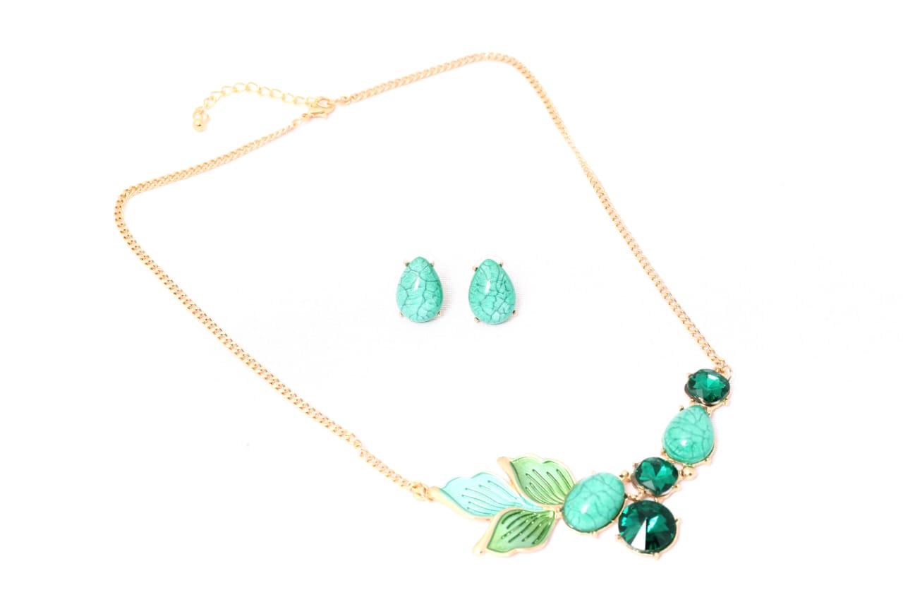 LEAF NECKLACE