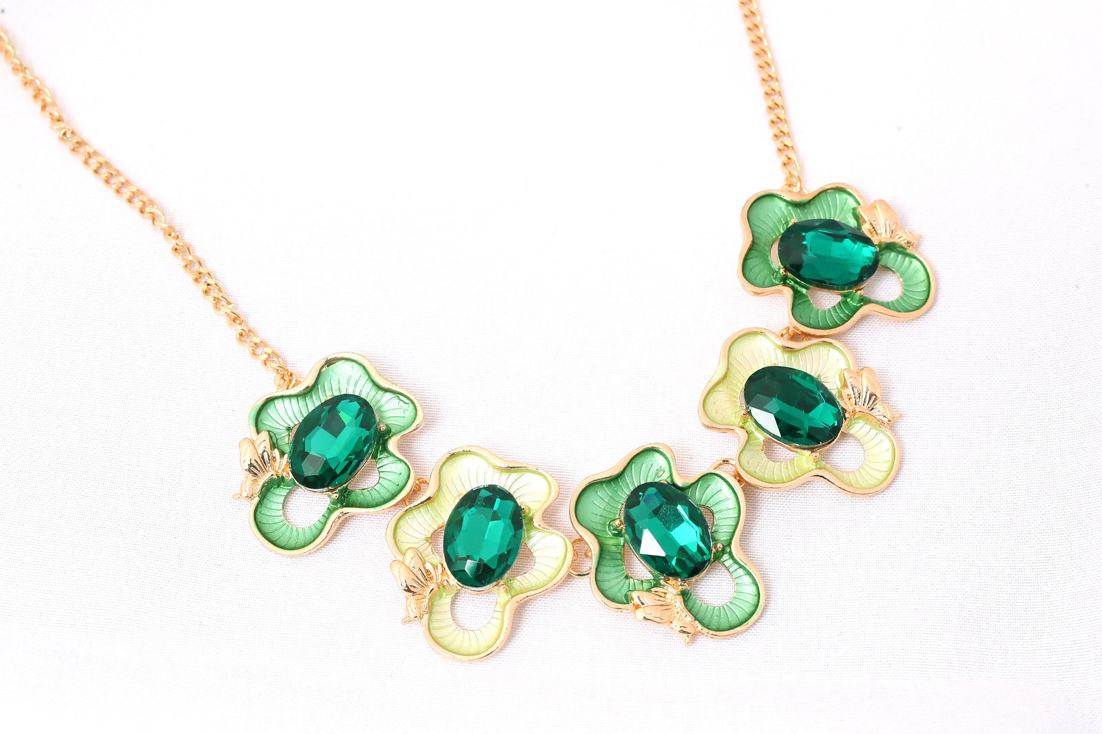 FLOWER NECKLACE