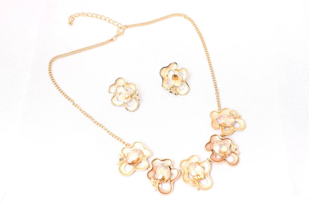 FLOWER NECKLACE
