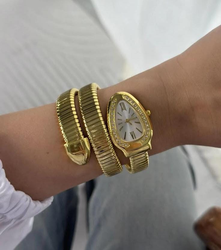 JASUNIQ EMBELLISHED FOLDOVER STRAPS ANALOGUE WATCH LE SERPENT WATCH BRACELET Analog Watch - For Girls