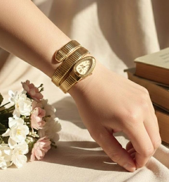 JASUNIQ EMBELLISHED FOLDOVER STRAPS ANALOGUE WATCH LE SERPENT WATCH BRACELET Analog Watch - For Women