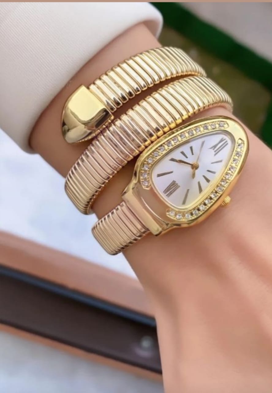JASUNIQ EMBELLISHED FOLDOVER STRAPS ANALOGUE WATCH LE SERPENT WATCH BRACELET Analog Watch - For Girls
